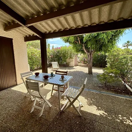 Maison 5 Couchages Avec Terrasse, Climatisation, Proche Et Commerces A Saint-cyprien - Fr-1-225d-213 Holiday home